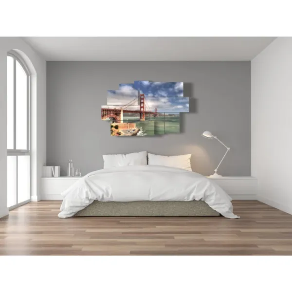 Photo of the Golden Gate Bridge artwork