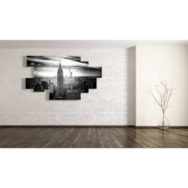 Black and white mural paintings of New York