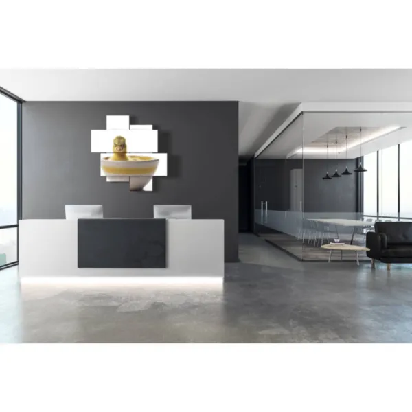 Cuadros con animales y taza para sala de estar