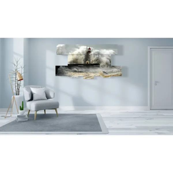 Leuchtfeuer inmitten des Sturms auf dem Meer