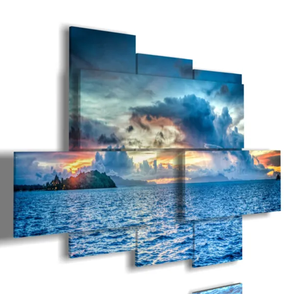 Tableaux de mer et de ciel lors d''un coucher de soleil d''été.