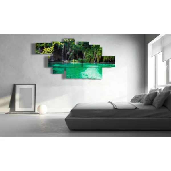 La frase ''murali lago'' può essere interpretata come ''mural la