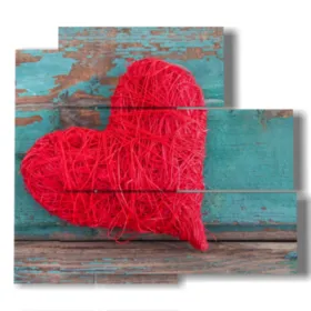 tableau avec un cœur rouge