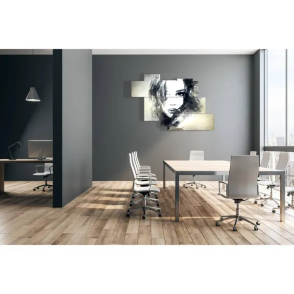 Dekorationen mit weiblichen Figuren