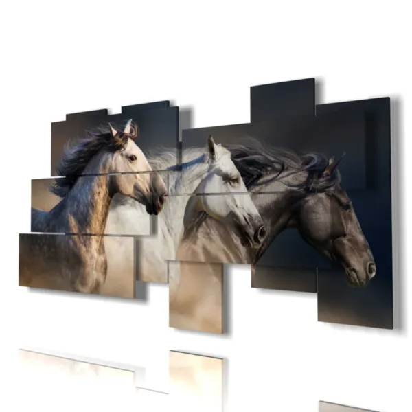 Imprime tres caballos.