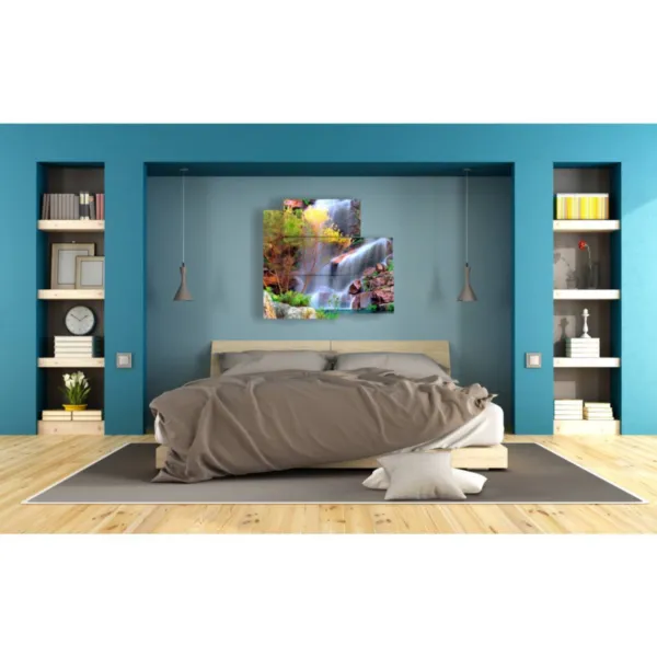 ''Murali cascata'' in inglese si traduce come ''waterfall murals