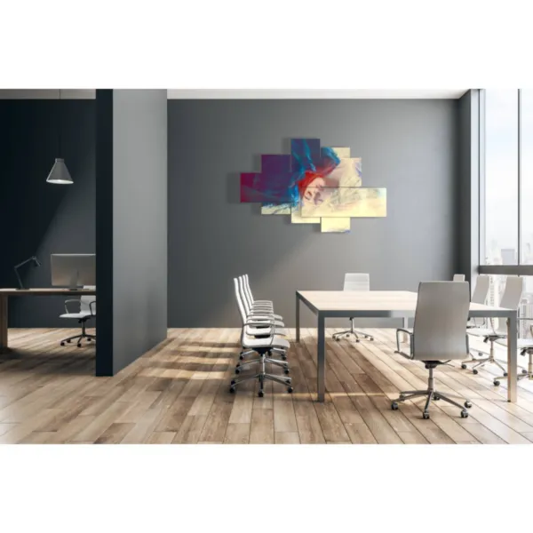 Muebles cuadros de mujeres con cabello rojo.