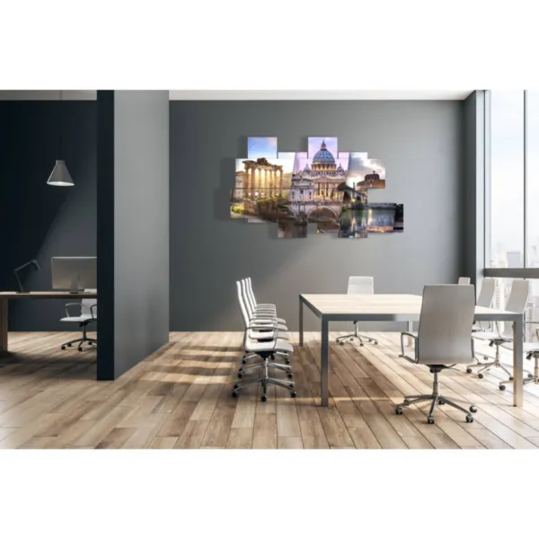 meubles avec des tableaux romains