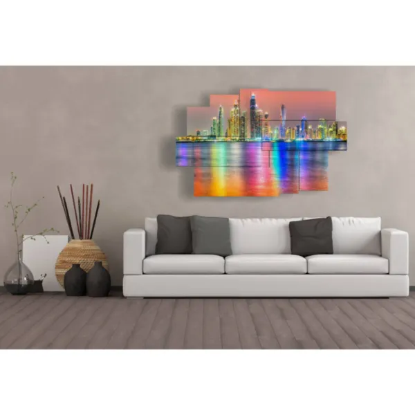 ''QuadriDubai'' in English is ''Paintings Dubai.''