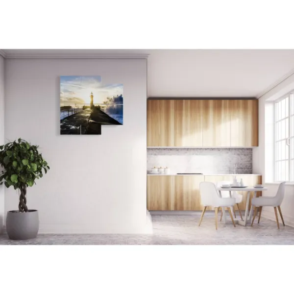 arredamento con quadri di fari sul mare