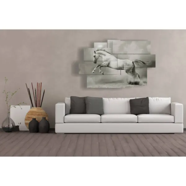 stampe di cavallo bianco sospeso