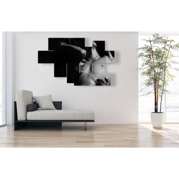 Sensual decorations, women I see, I don''t see.