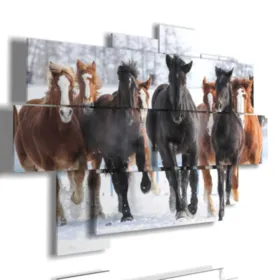 Gemälde von Pferden im Galopp im Winter auf Schnee