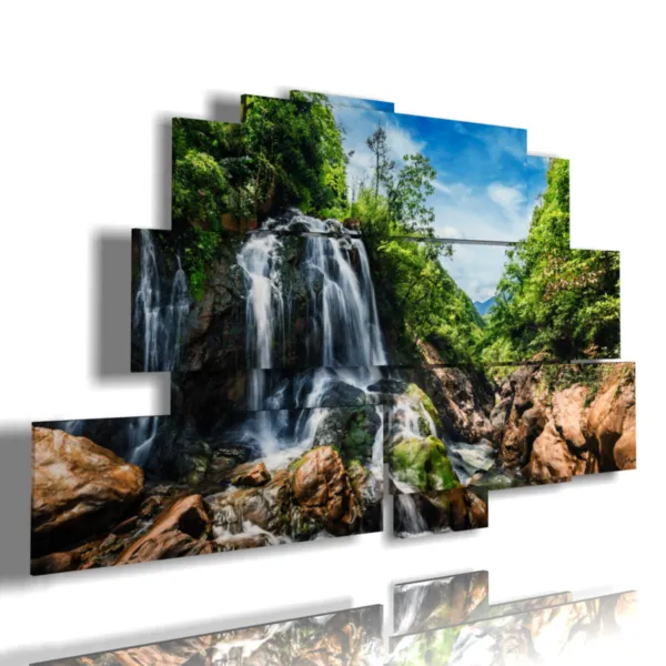 Cuadros en cascada en las rocas.