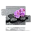 images avec des fleurs d orchidees violettes couchees dans les pierres - version: 5 pannelli 128x85cm